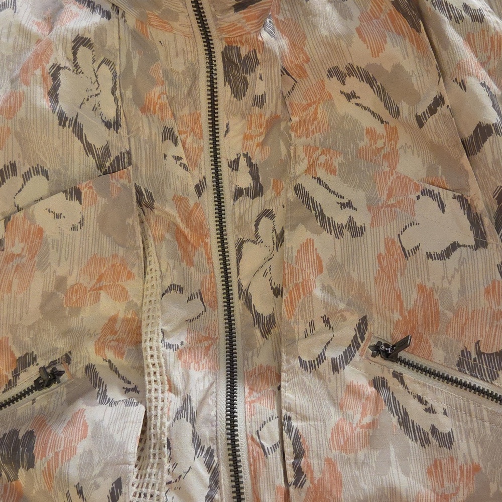 Free People Movement NWTs Off the Grid Printed Vest - Picture 5 of 6